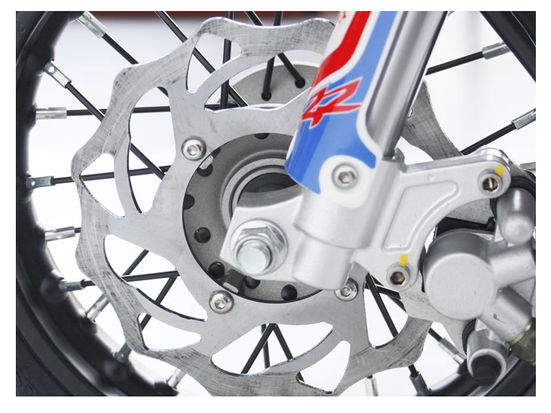 SUSPENSIÓN Delantera hidráulica con horquilla invertida